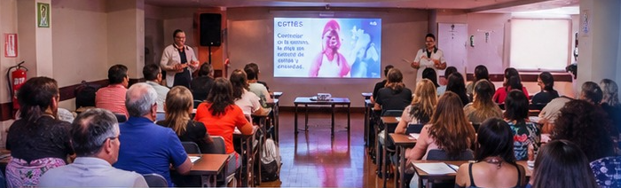 Curso-taller presencial en el Hotel Britania de Miraflores: Idelfonso presentando ante el grupo de participantes